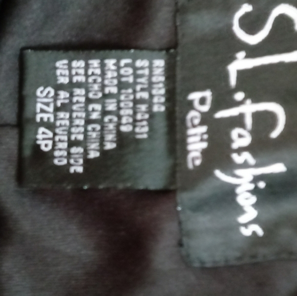 Dress - Picture 5 of 5